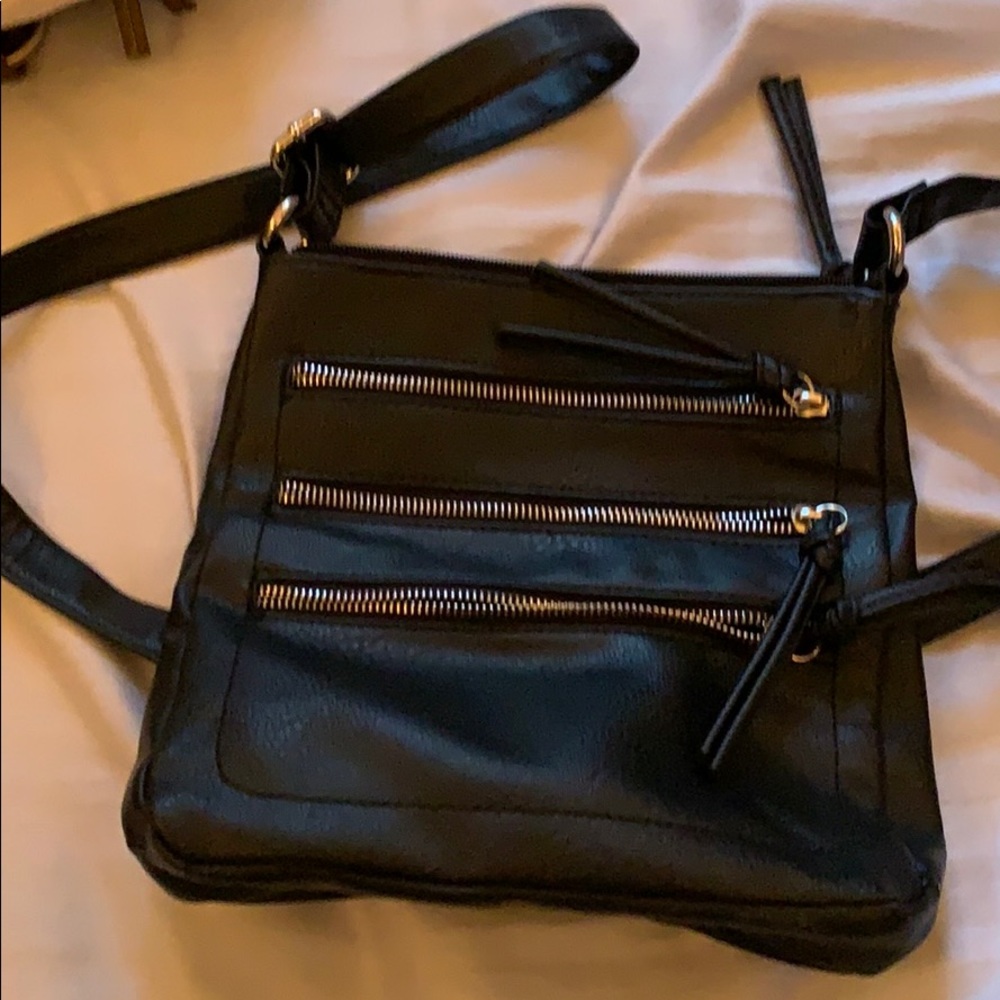 black crossbody bag